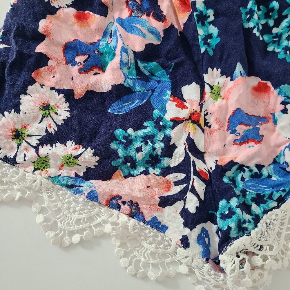 Floral Lace Shorts XS - Picture 10 of 11